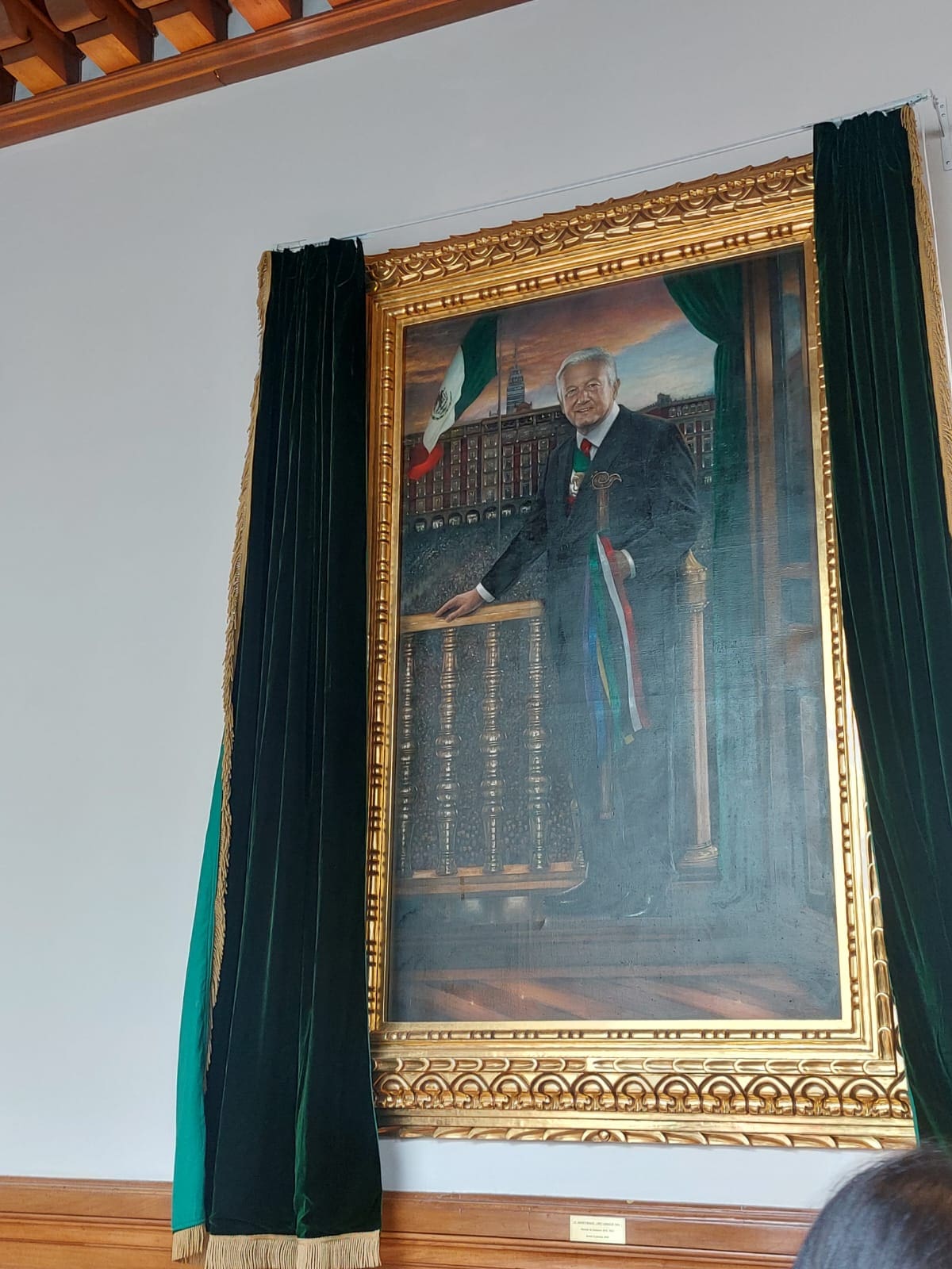 Retrato oficial de AMLO en Galería de los Presidentes. | Crédito: Shaila Rosagel