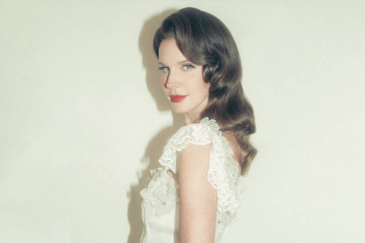 Lana Del Rey revela “Bluebird”, segundo corte de su próximo álbum