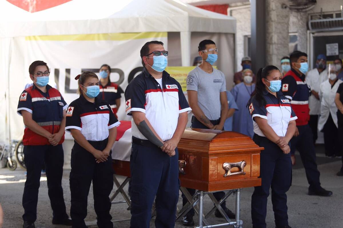 Dan el último adiós a paramédico de la Cruz Roja de Tijuana