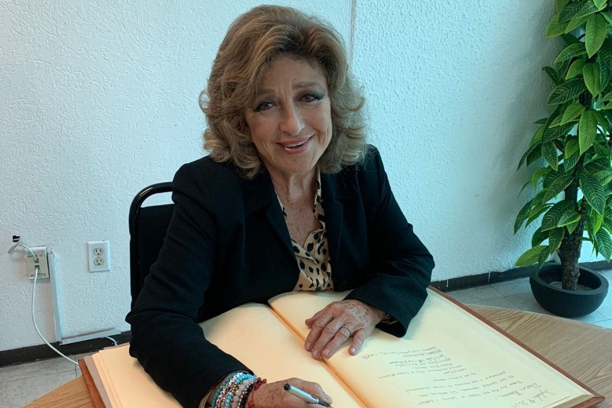 Renueva registro de título.