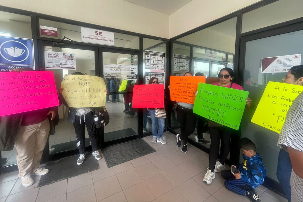 Protestan en Rosarito contra recorte para el mantenimiento de escuelas