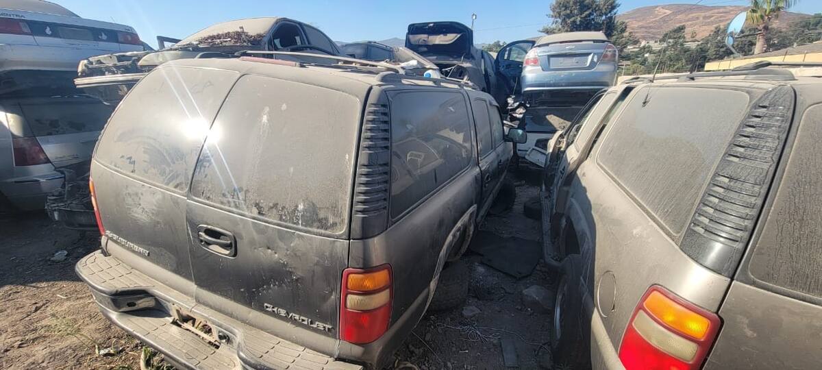 Chevrolet Suburban, modelo 2001, con reporte de robo del 17 de junio de 2022.