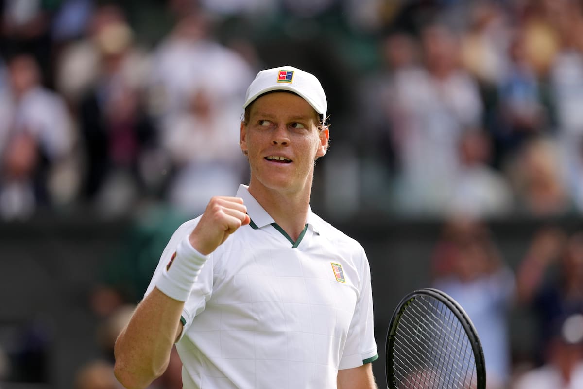 Jannik Sinner debuta con victoria en Wimbledon 2026 e inicia la defensa por su corona