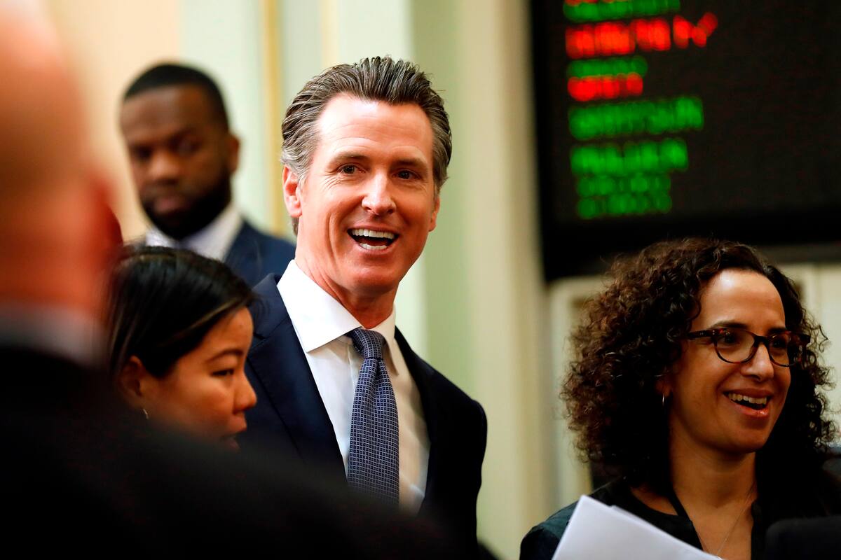 Gavin Newsom no cree conveniente que NFL comience en la fecha programada