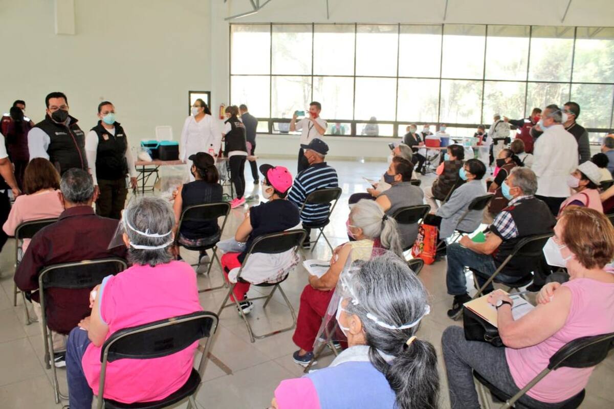Covid en Edomex: Maestros vacunados con Cansino recibirán refuerzo en enero