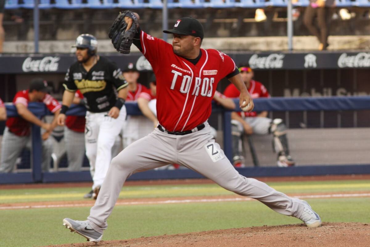 Sultanes saca la escoba