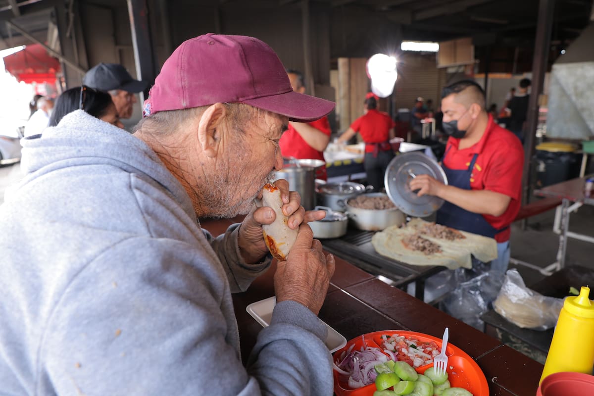 Las tortillas de harina indispensables para los sabrosos burros de carne con chile, carne asada, y por supuesto de frijol.