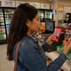 Por qué comprar presentaciones pequeñas como Mini Gansito o sobres de café puede salir más caro y qué lleva a los mexicanos a optar por estos productos