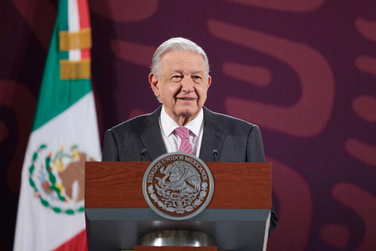AMLO niega que pedirá a Sheinbaum que agilice reformas constitucionales pendientes