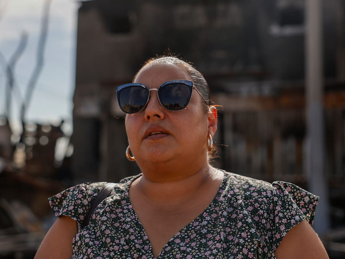 smeralda Araiza, quien desde hace aproximadamente un año acude de manera constante para llevar alimentos a las personas que habitaban el lugar l Foto: Juan J. Morales
