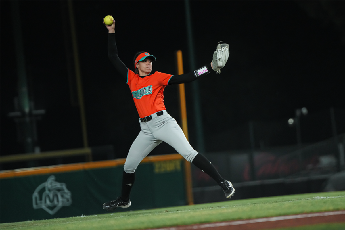 Cae Naranjeros Femenil en debut dentro de Liga Mexicana de Softbol