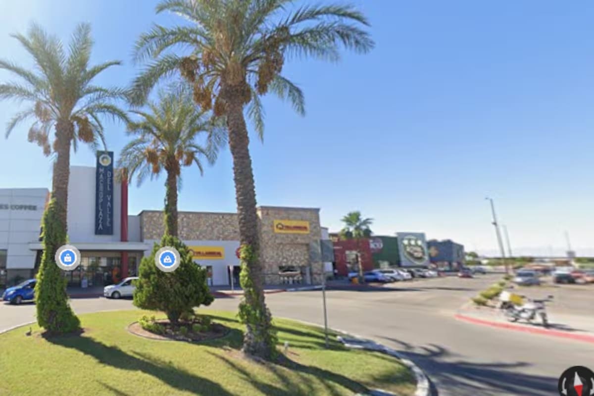 Al menos 30 comercios de Plaza Galerías se regularizan tras revisiones de uso de suelo e imagen urbana