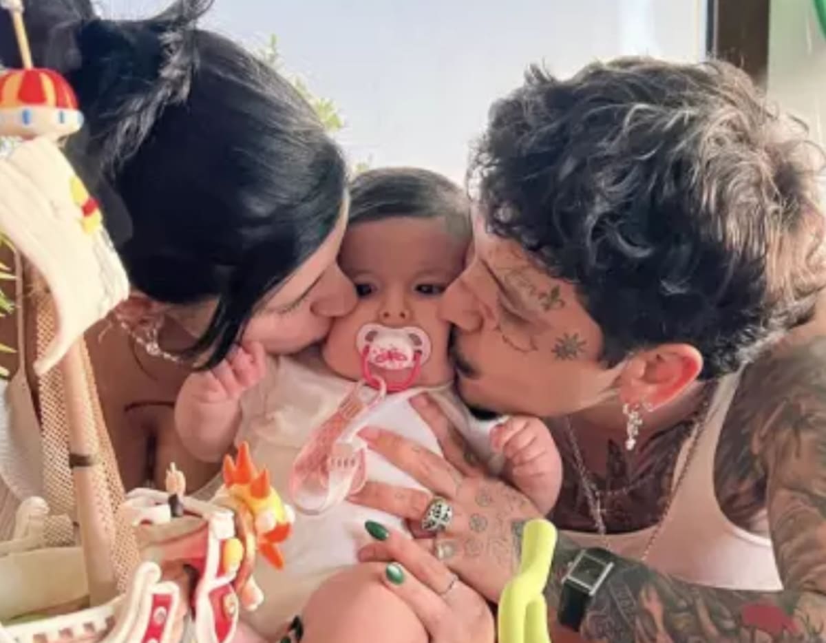 En septiembre del 2023 Christian Nodal y Cazzu debutaron como padres.