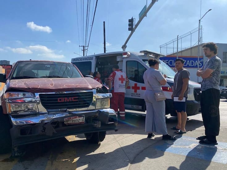Accidente en Calle Novena y Av. Madero deja 4 lesionados