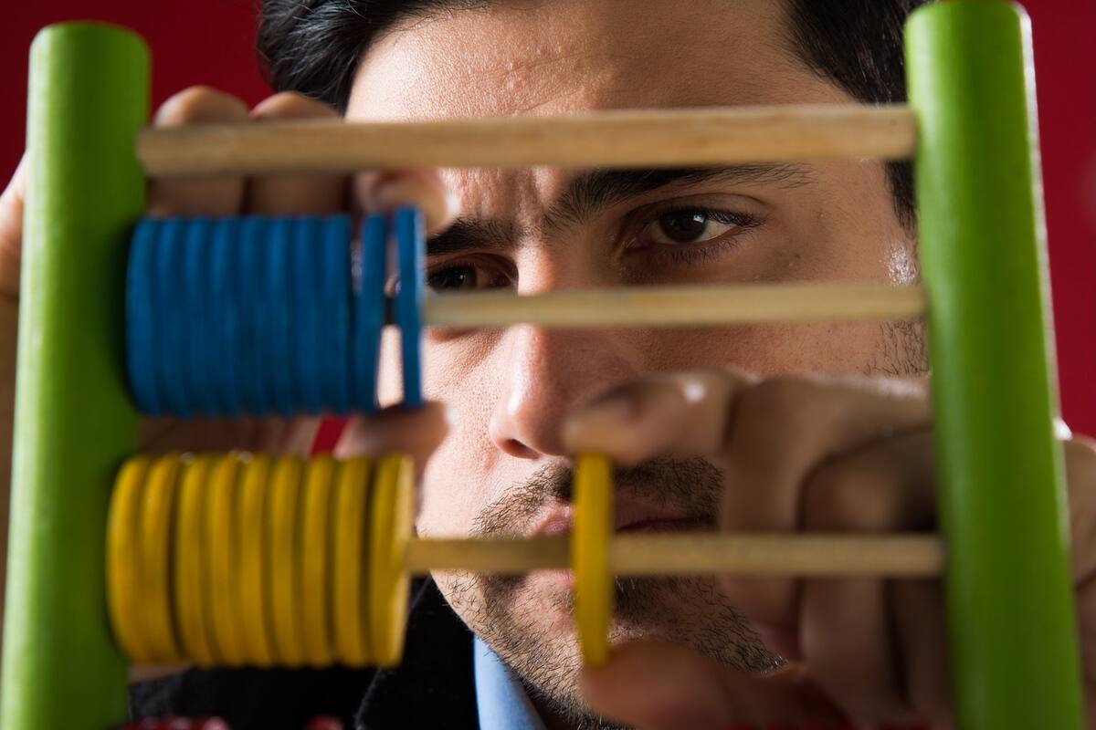 Vive en estrés financiero 60% de población en BC: Inegi