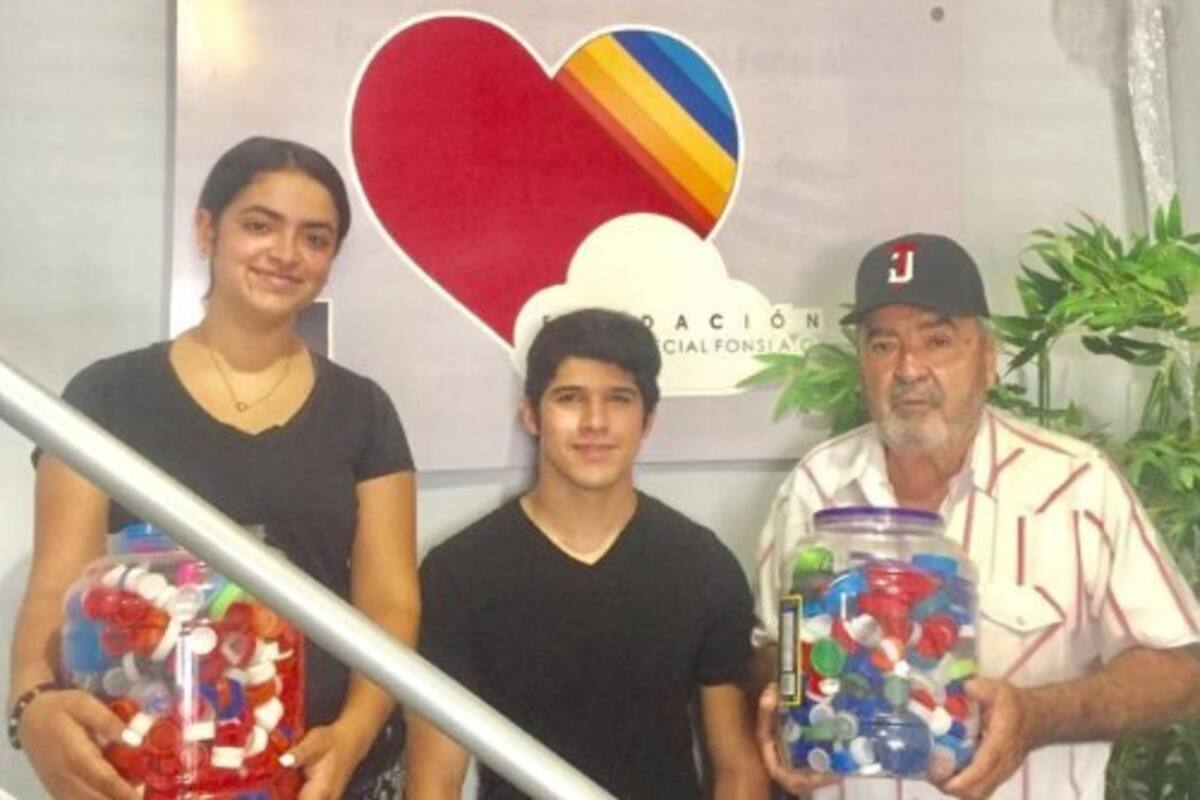 Donar plástico y tapitas ayuda a la fundación Un día especial Fonsi