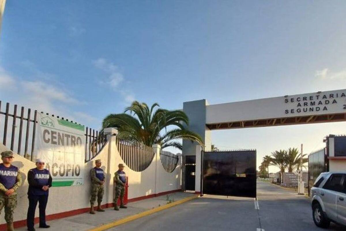 Continúan activos centros de acopio en apoyo a ciudadanos afectados por huracanes