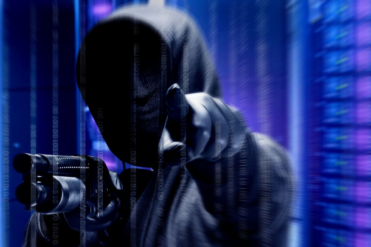 Estudio de la UNAM revela cómo el crimen organizado utiliza la Inteligencia Artificial para clonar voces de familiares en extorsiones telefónicas y optimizar rutas de tráfico de drogas para evadir controles policiales