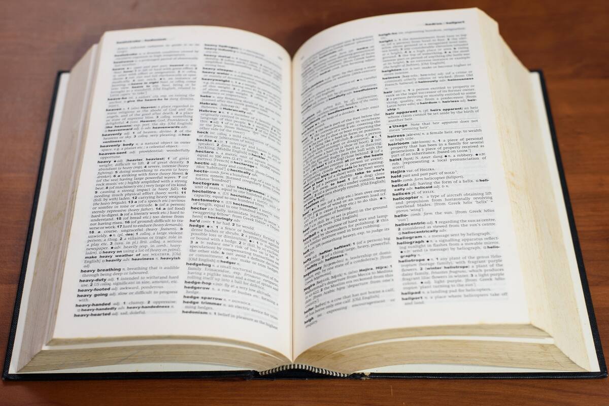 10 voces de moda incluidas en el nuevo "Observatorio de palabras" de la Real Academia Española (y qué significa esto para el idioma)