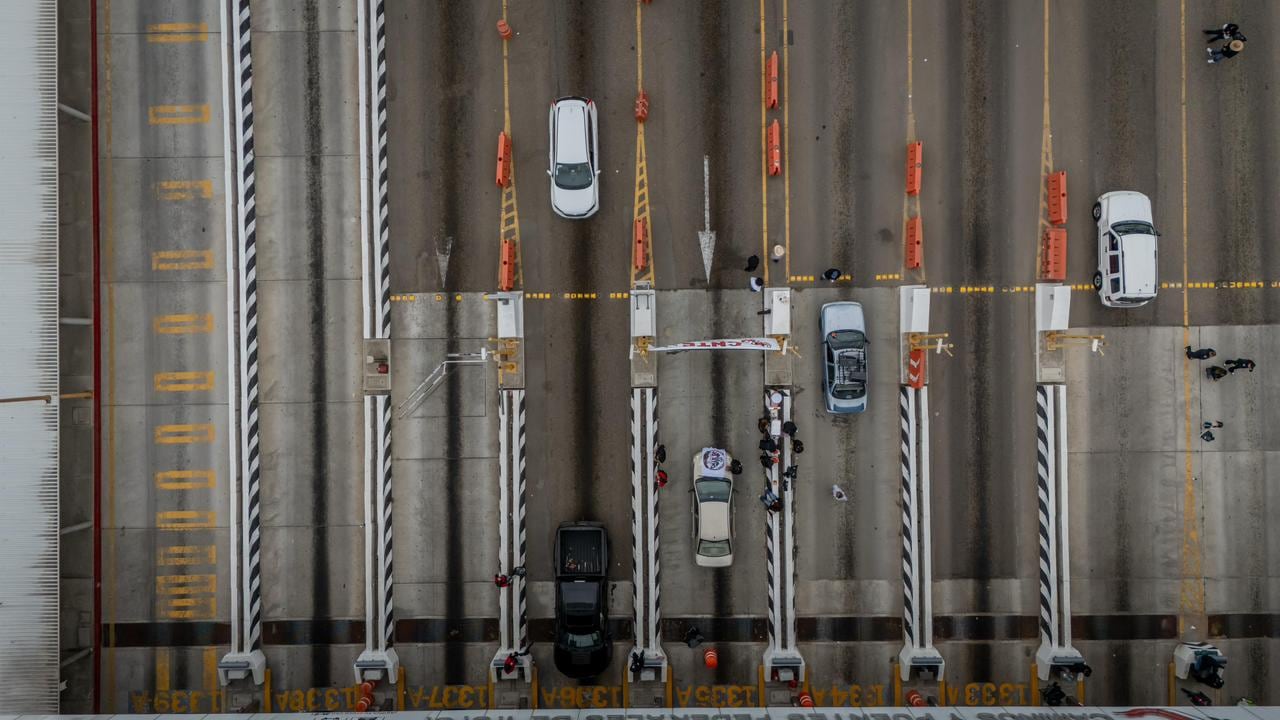 Las acciones se realizaron en Playas de Tijuana, Rosarito y Ensenada. El magisterio mantiene sus demandas relacionadas con la Ley del ISSSTE de 2007 y el sistema de pensiones. Foto: Border Zoom