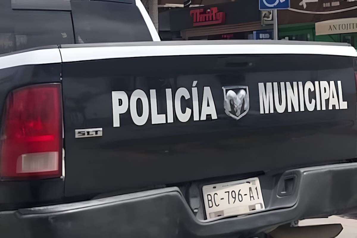 Policiaca Tijuana: Localizan cadáver dentro de vehículo abandonado