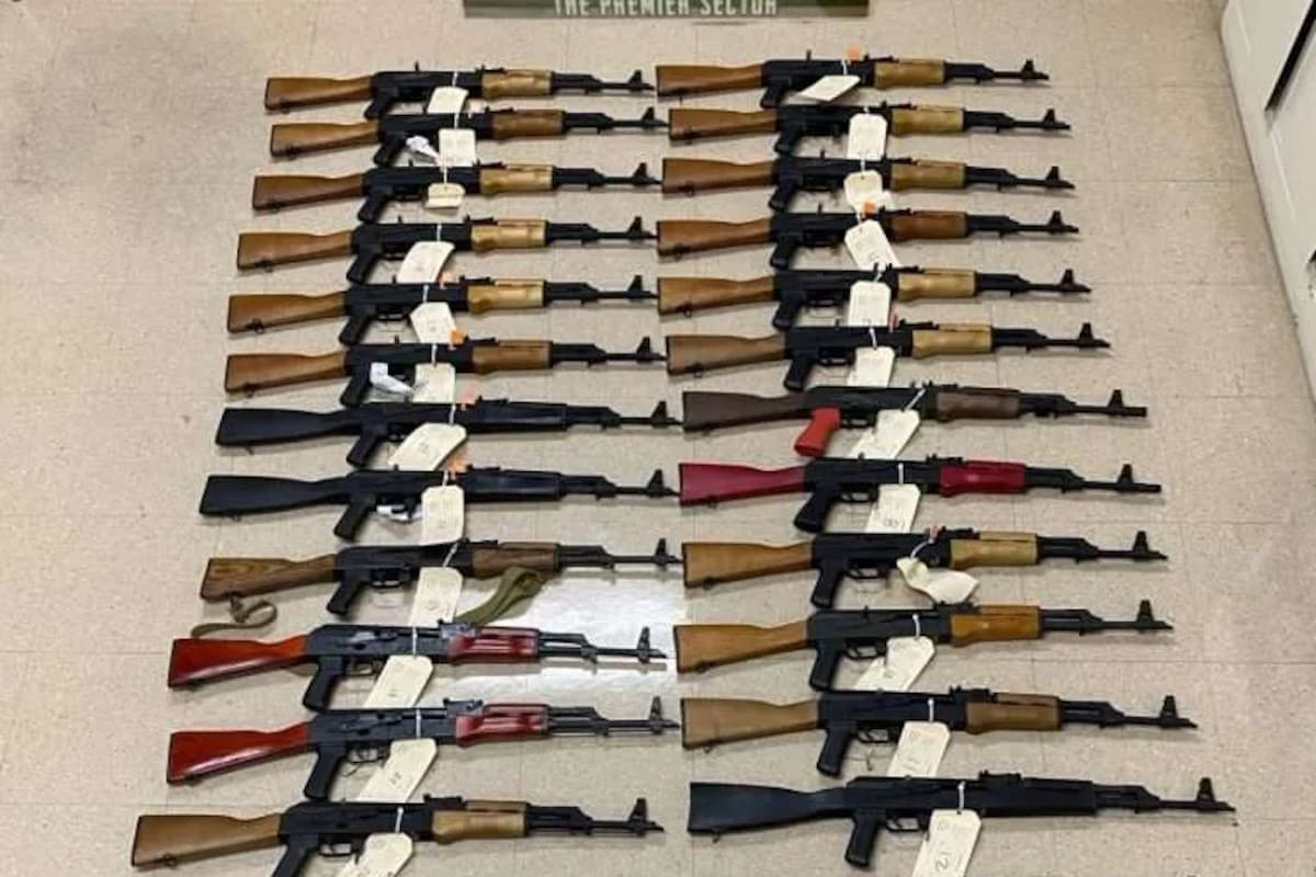 Interceptan docenas de armas en el condado Imperial