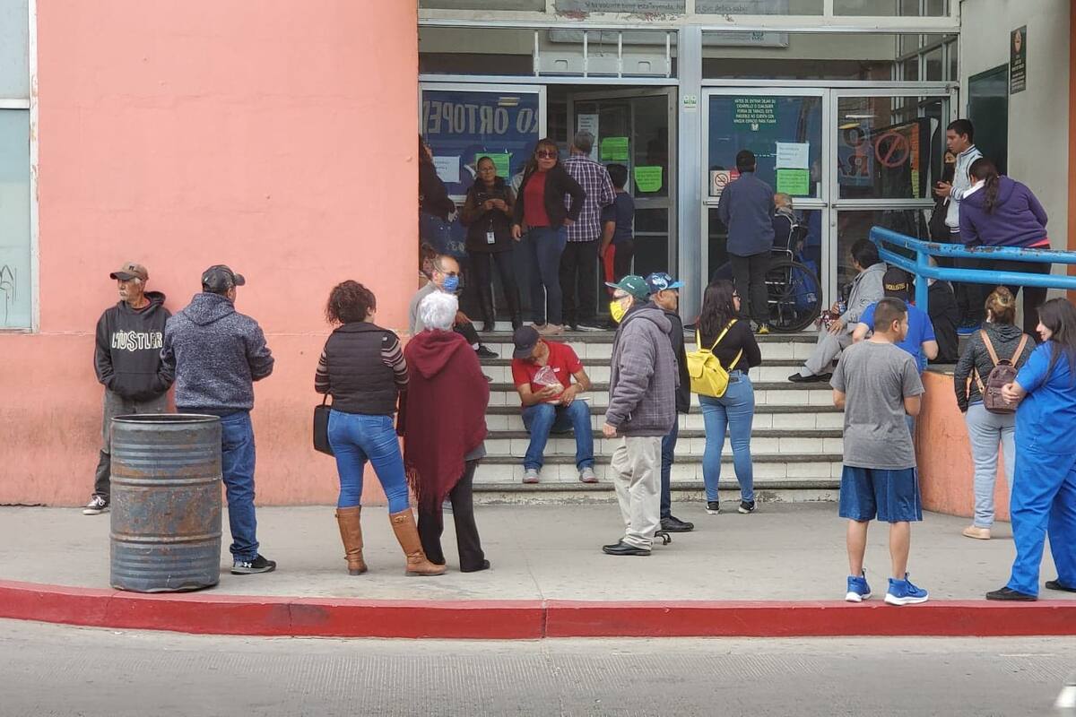 Persisten acumulamientos de gente en Nogales