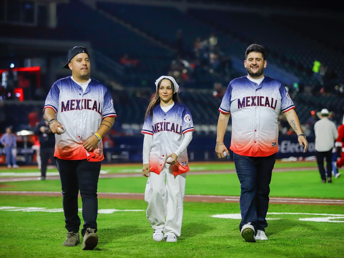 ¡Orgullo cachanilla! Los integrantes de Matisse fueron los invitados de honor para abrir la anterior serie Navideña en el Nido de los Águilas, lanzando la primera bola. (Foto: Juan J. Morales)