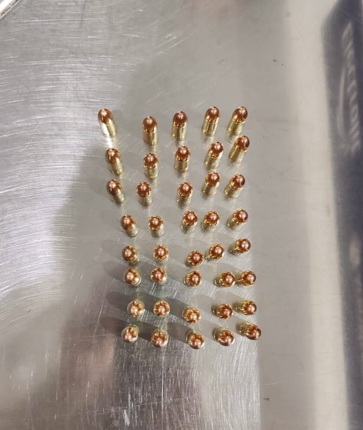 En total fueron cuarenta cartuchos los incautados. Foto: ACIM