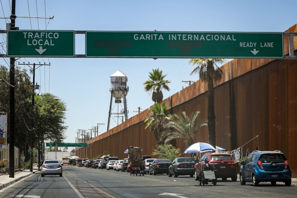 Hasta 90 minutos de tiempo de espera para cruzar a Calexico por garita Oeste