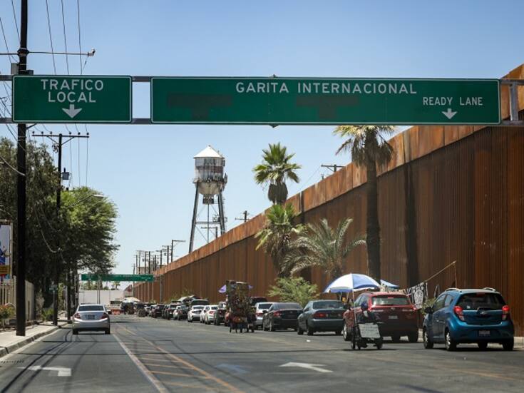 Hasta 90 minutos de tiempo de espera para cruzar a Calexico por garita Oeste