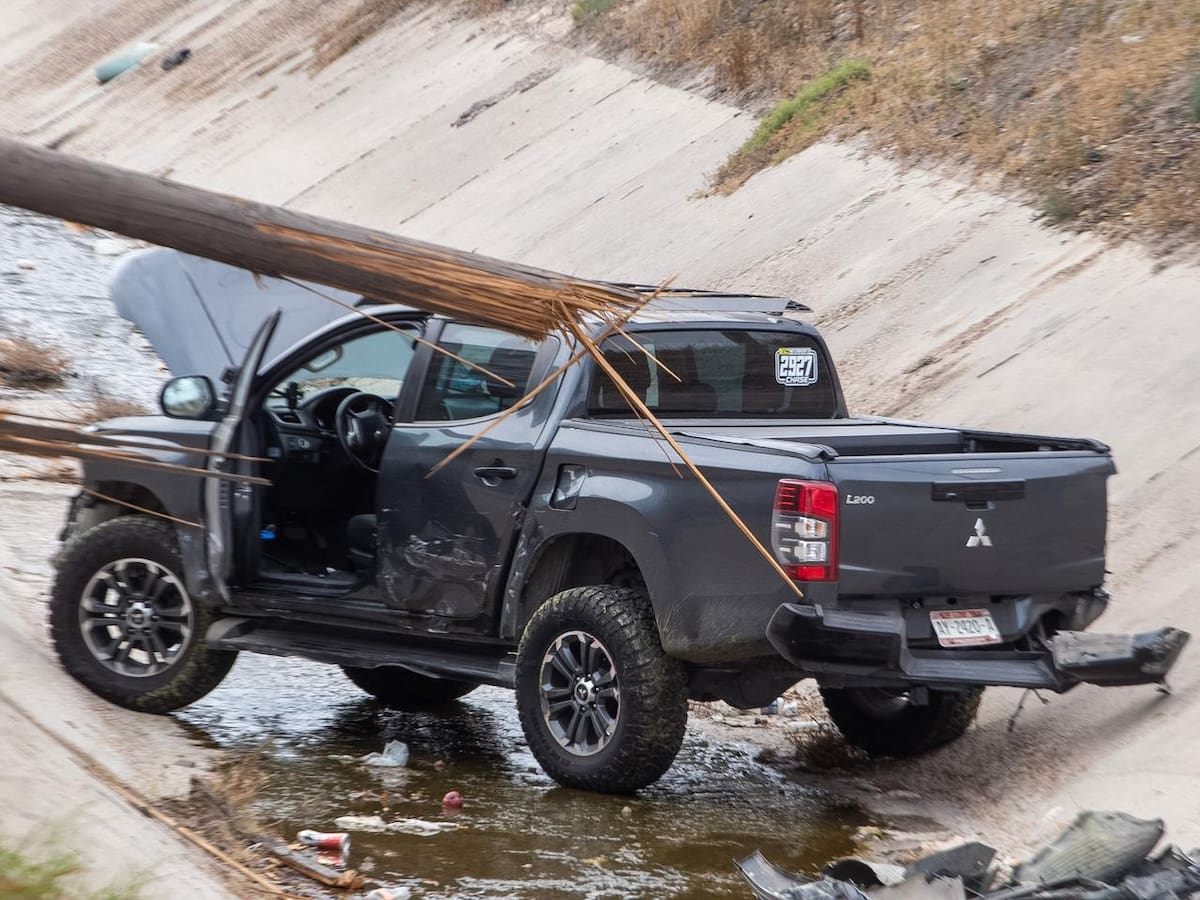 El accidente dejó daños materiales y afectaciones a la circulación por varias horas en el bulevar Manuel J. Clouthier. Border Zoom