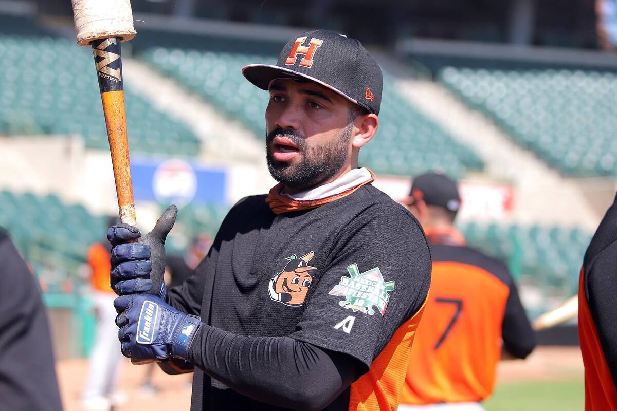 Se integra Alex Robles con Naranjeros de Hermosillo