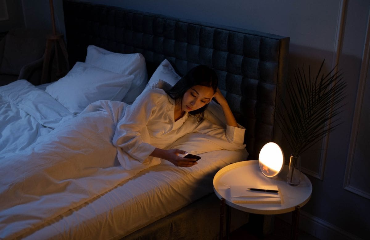 Especialistas explican que tardar hasta media hora en quedarse dormido es considerado normal | Foto: Especial (canva)