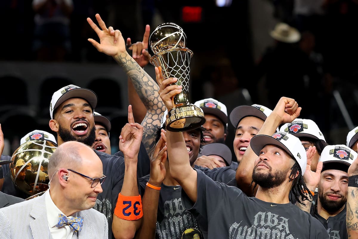 Jalen Brunson es MVP de las Finales de la NBA y empata récord de Michael Jordan