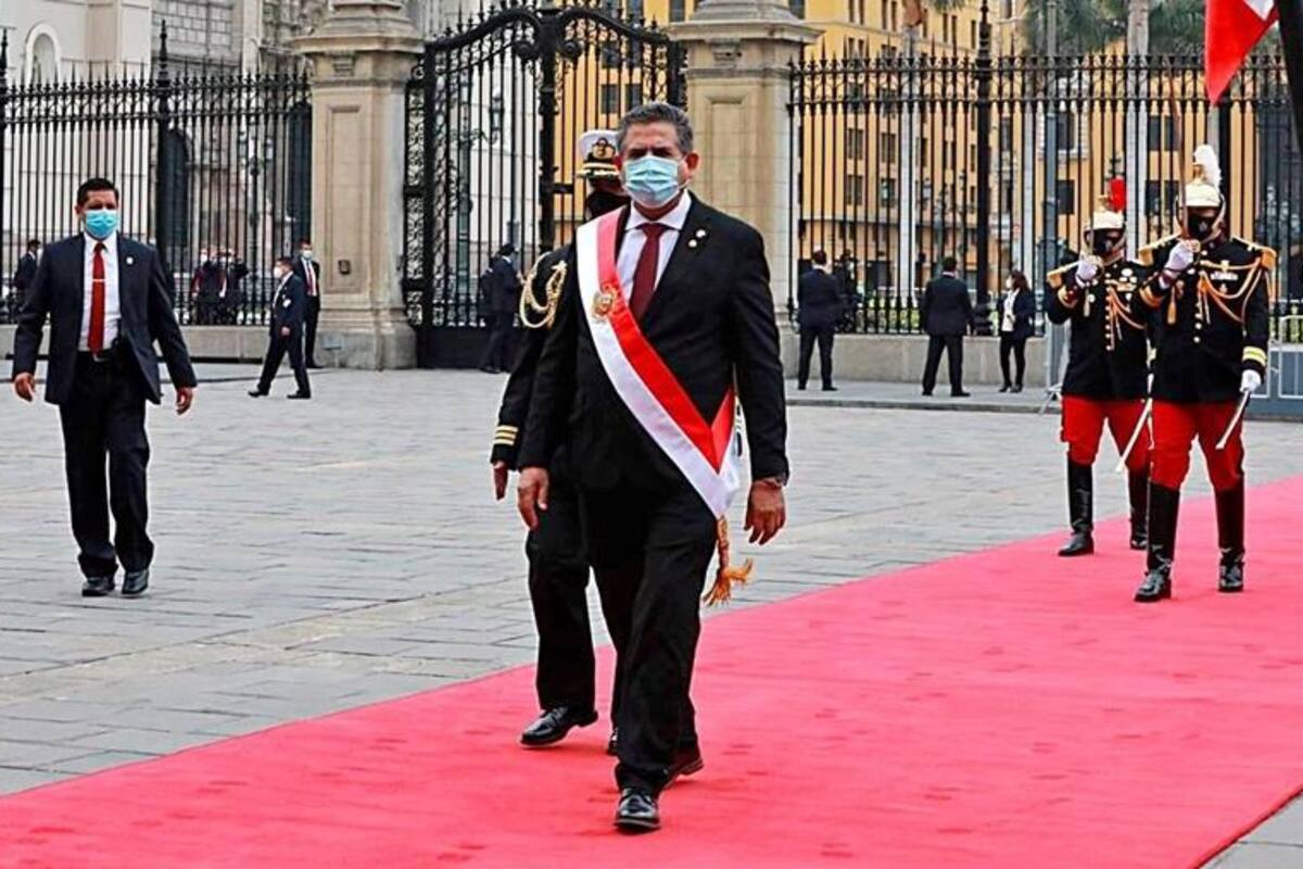 Manuel Merino anuncia su dimisión "irrevocable" a la Presidencia de Perú