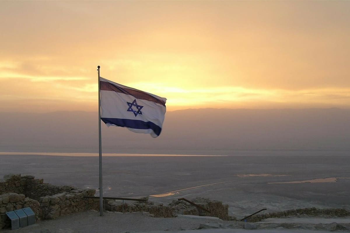 Israel ataca puesto militar en Gaza en respuesta a cohete lanzado desde la franja