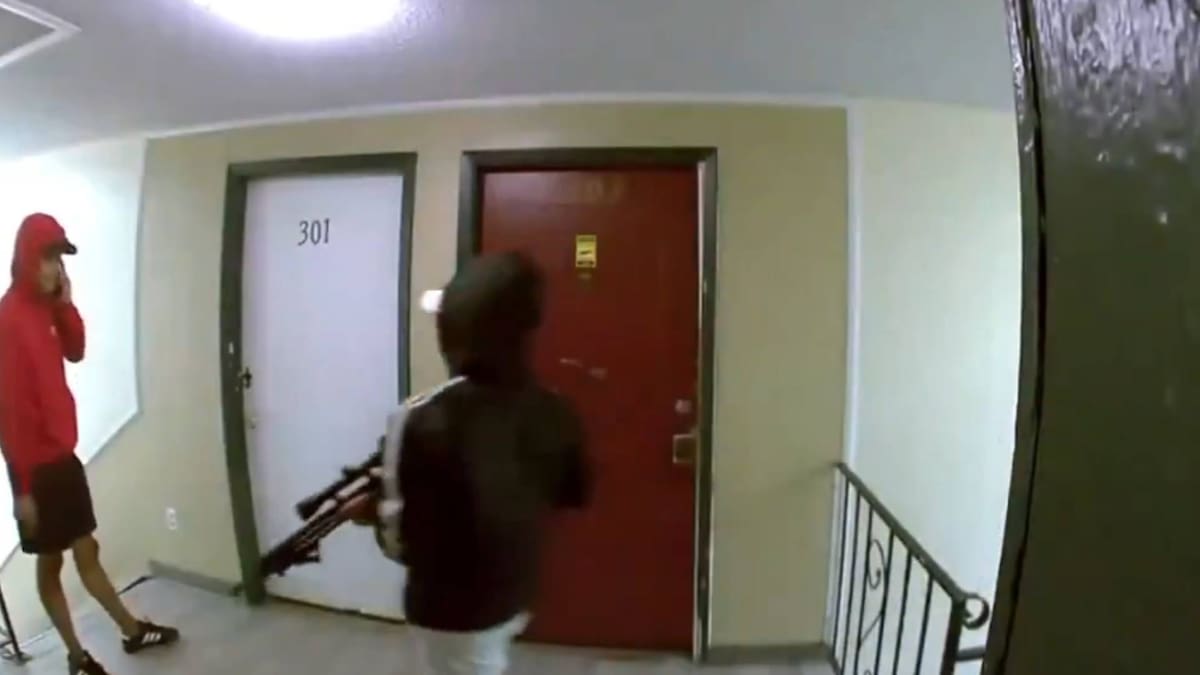 Mencionó que uno de las barreras que le han impedido al Ministerio Público el avance para juzgar a los integrantes del Tren de Aragua, es el “cobijo” que reciben en territorio colombiano. Foto: Capture X.