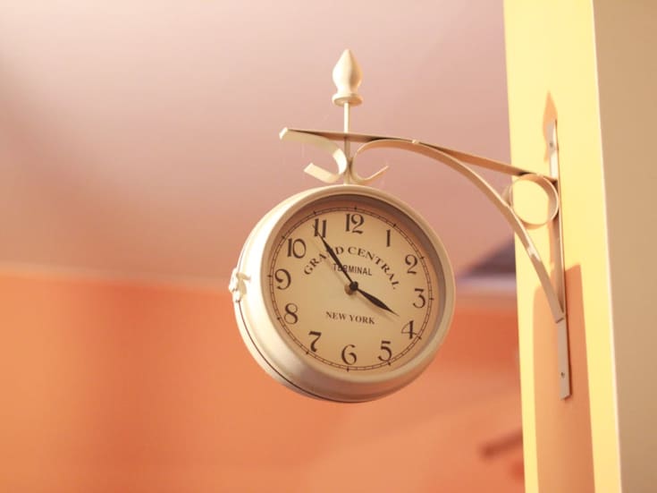 Adelantar el reloj una hora por el horario de verano provoca pérdida de sueño y desajustes del reloj biológico que pueden elevar temporalmente el riesgo de infartos, fatiga y accidentes, advierten médicos