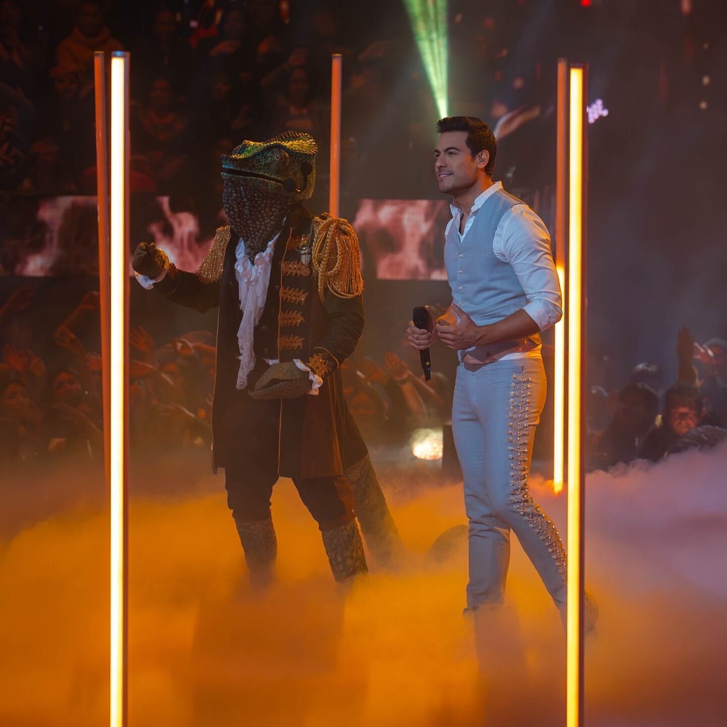 Carlos Rivera habría solicitado que Lambda García se pusiera la máscara para cantar junto a el | Instagram @lambgarci