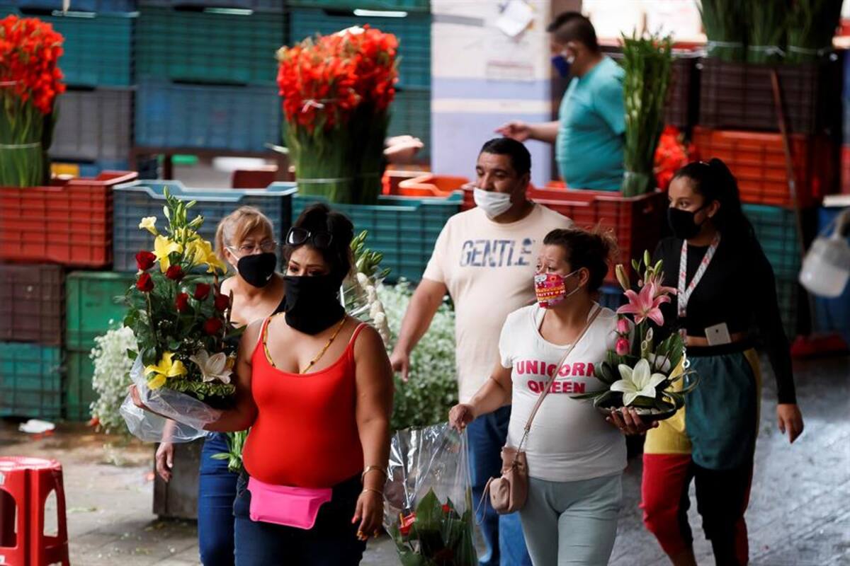 El sagrado Día de las Madres obstaculiza el combate de México al COVID-19