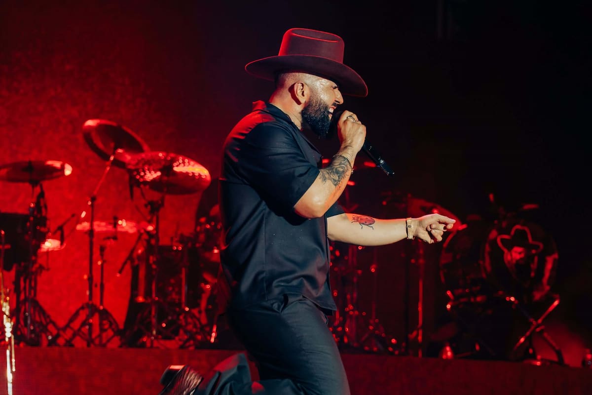 Carín León en Glendale: el cantante sonorense llega con su gira “De Sonora, Para El Mundo 2026”