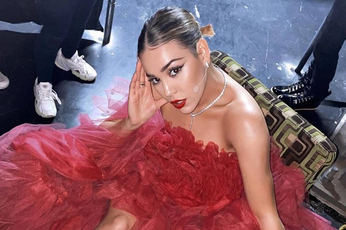 Critican a Danna Paola por “falsa”