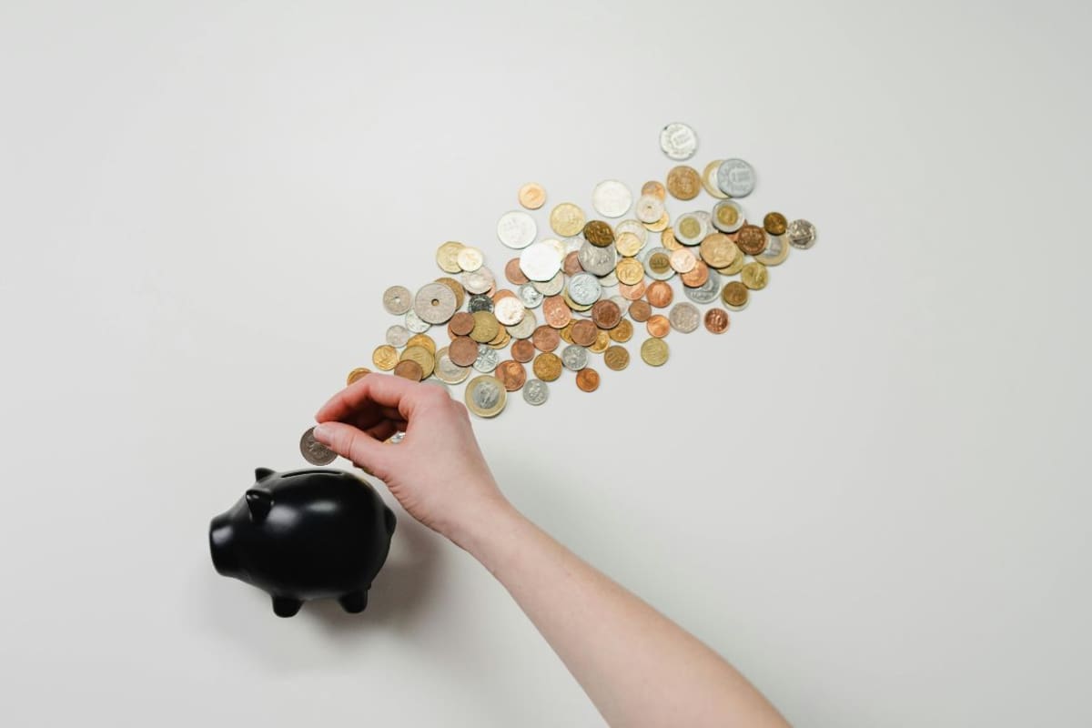 El método japonés del 1% que te ayuda a crear el hábito del ahorro al separar un porcentaje de tu sueldo que aumenta gradualmente cada mes