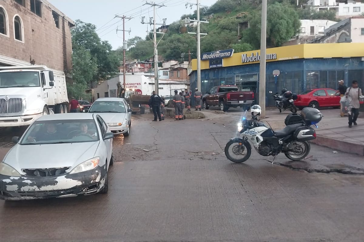 Lluvias dejan afectaciones en diversos sectores de Nogales; autoridades despliegan operativo de limpieza