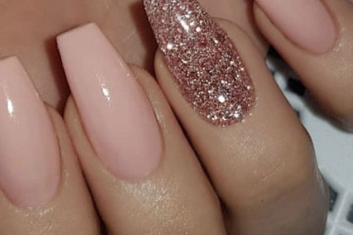 Gelish y uñas postizas pueden dañar la piel, afirma dermatóloga