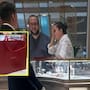 Captan a José Ramón López Beltrán y Caroline Adams dentro de la tienda Cartier de Cancún y resurgen críticas en redes por el uso de marcas de lujo ligadas a la familia de López Obrador