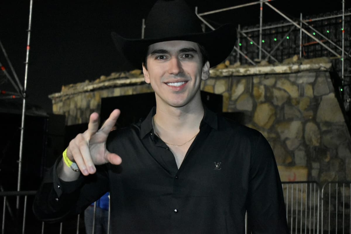 Diversas figuras del mundo digital ya se encuentran en la Plaza Monumental a la espera del espectáculo.Foto: Ruth Hodgers