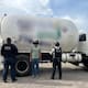 Aseguran en Celaya una pipa con 15 mil litros de gas LP que circulaba sin permisos por la carretera federal 45 y detienen al conductor al no acreditar la procedencia legal del combustible
