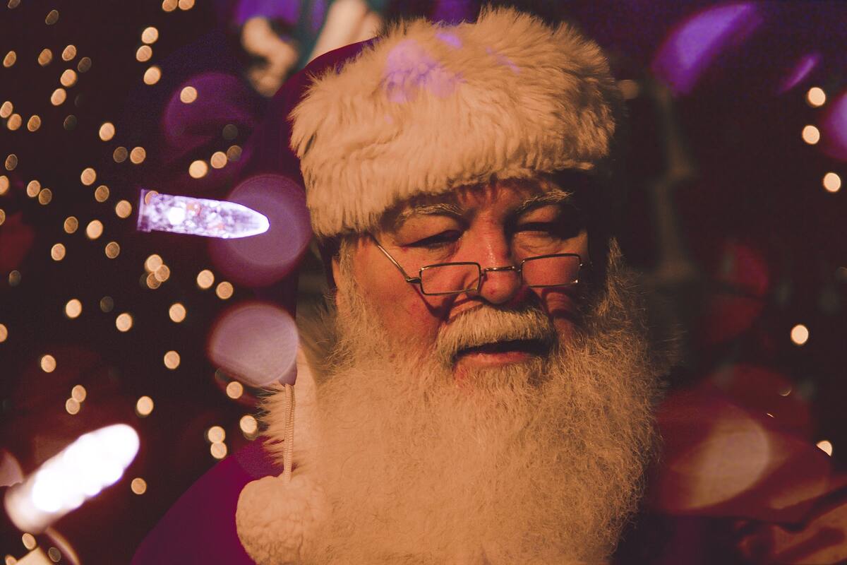 Santa Claus taxista recolecta juguetes para niños en Villahermosa